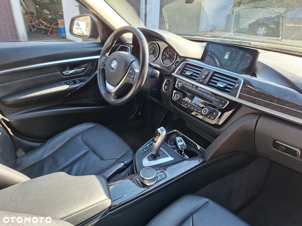 BMW Seria 3 320d Luxury Line - 11