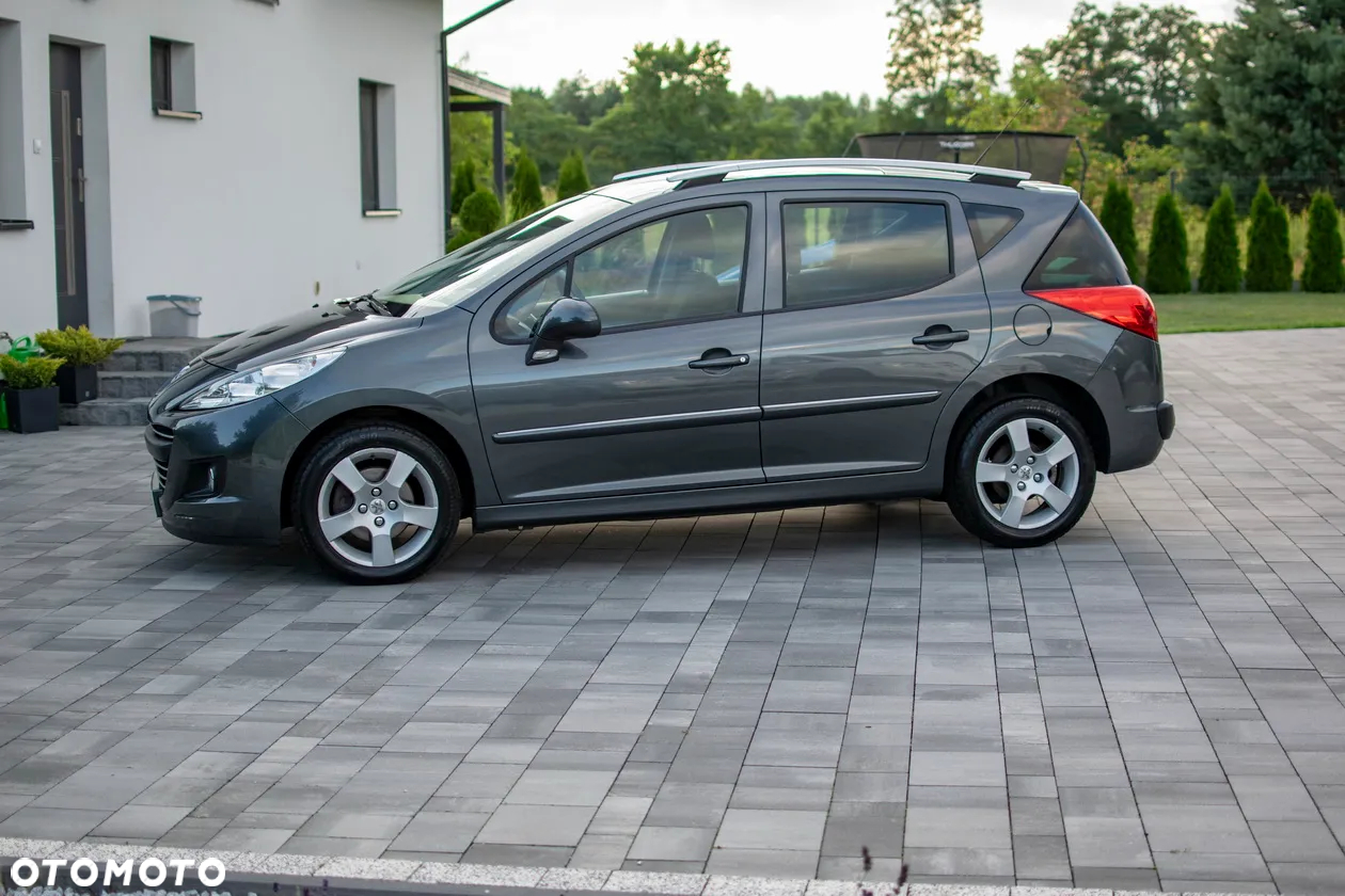Peugeot 207 - 30