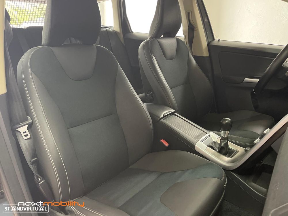 Volvo XC 60 2.0 D3 Drive Momentum - 15