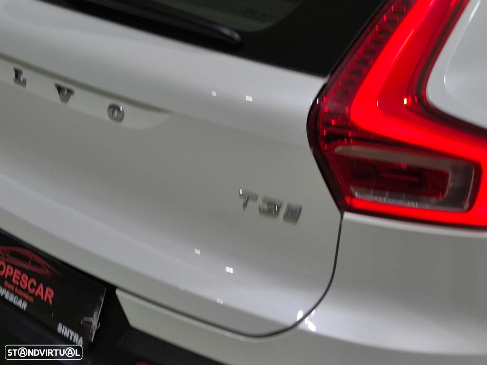 Volvo XC 40 1.5 T3 Tech Edition - 10