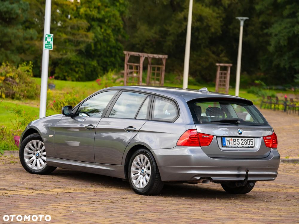 BMW Seria 3 318d DPF Touring - 7