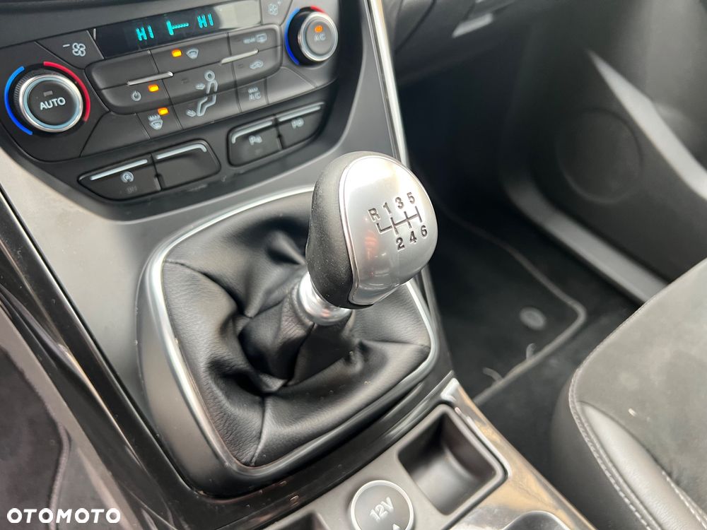 Ford Kuga 1.5 TDCi 2x4 ST-Line - 24