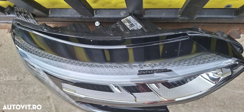 FAR DREAPTA RENAULT MEGANE 5 - 10