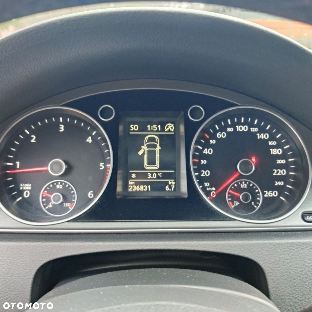 Volkswagen Passat - 26