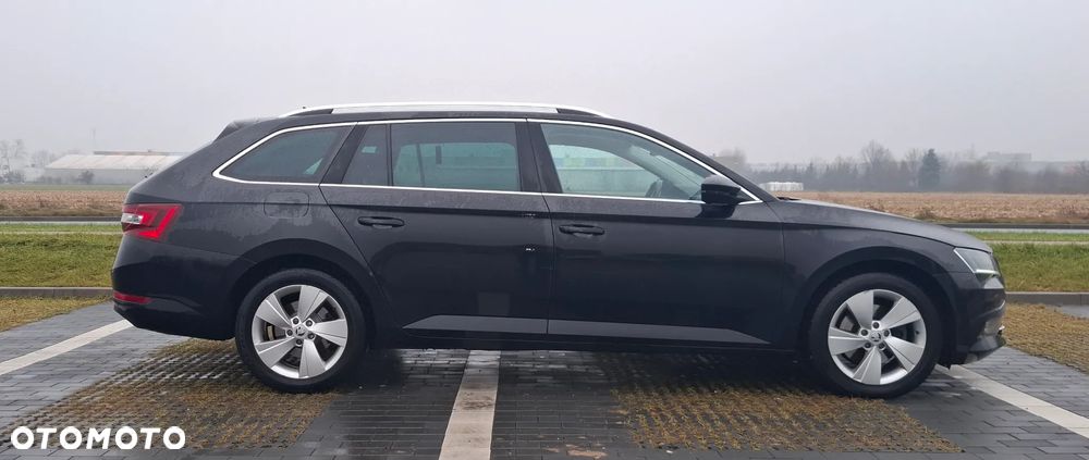 Skoda Superb 2.0 TDI Active DSG - 8