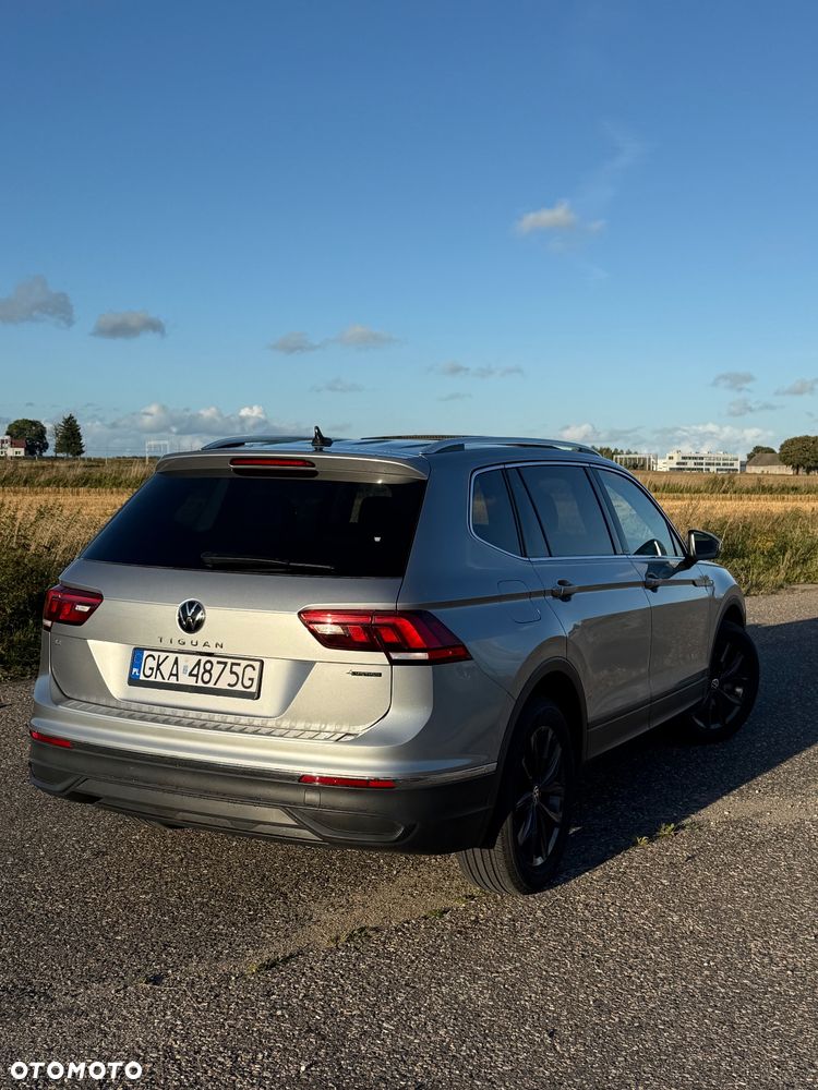 Volkswagen Tiguan 2.0 TSI 4Mot Elegance DSG - 4