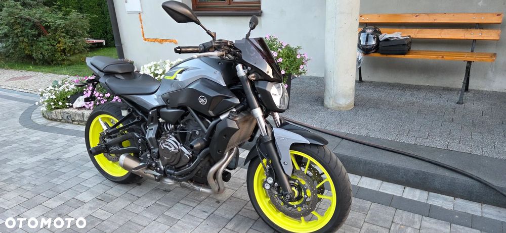 Yamaha MT - 2