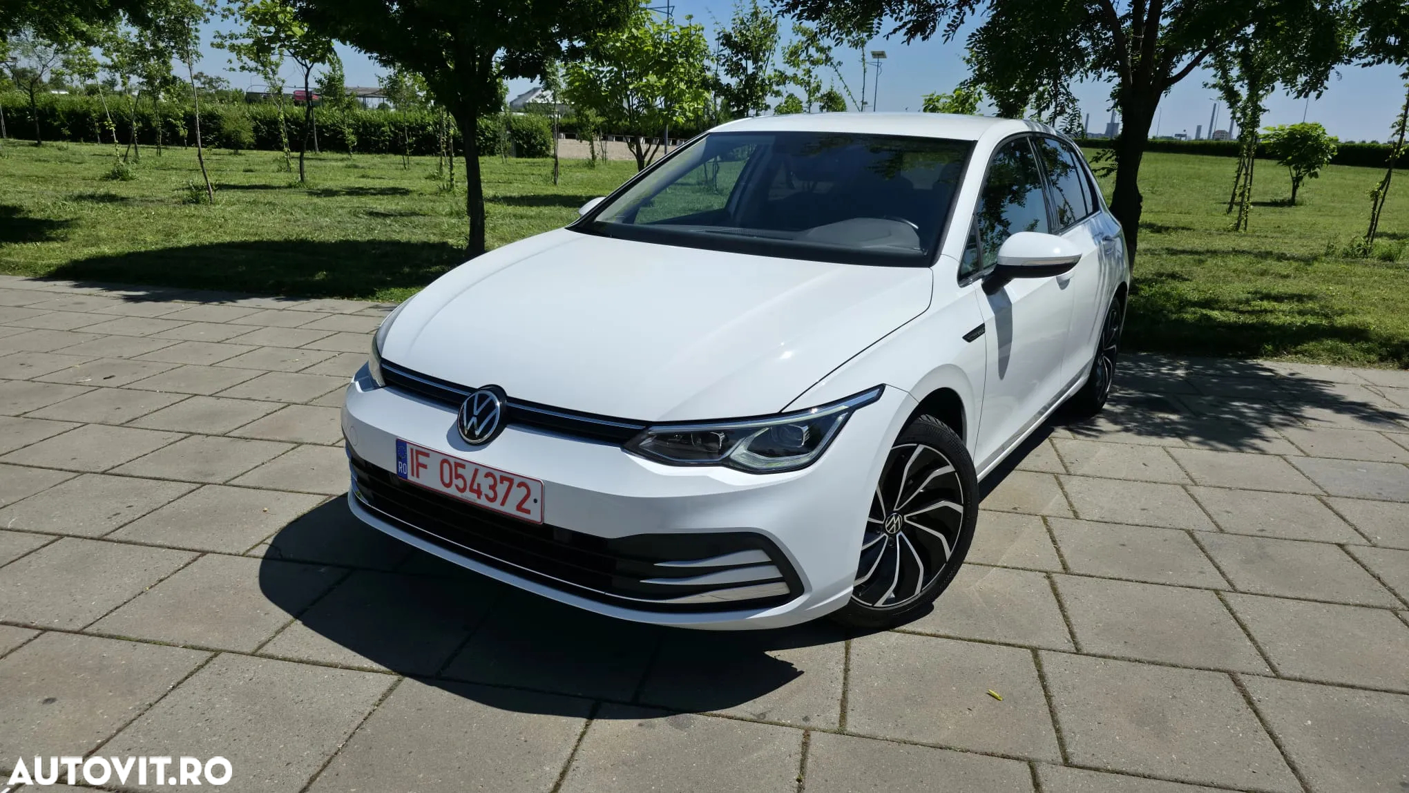 Volkswagen Golf - 2