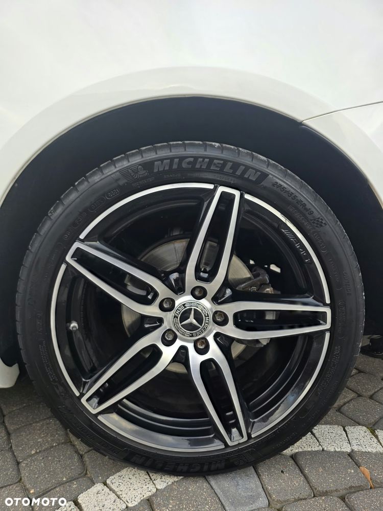Mercedes-Benz Klasa E 300 9G-TRONIC - 32