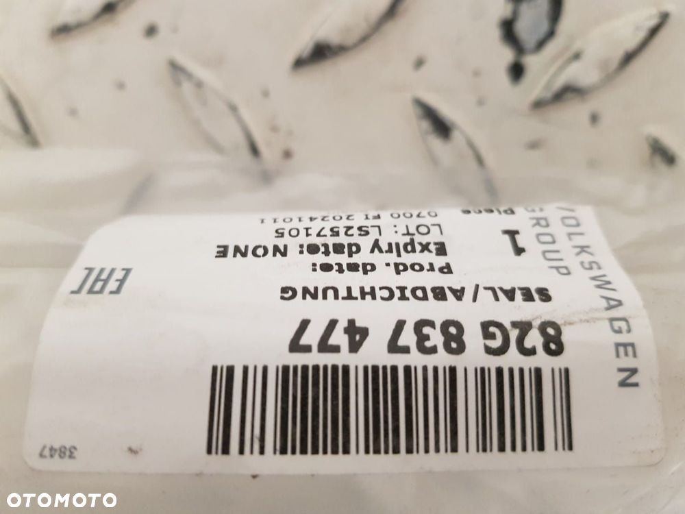 ORYGINALNA FABRYCZNIE NOWA LISTWA ZGARNIAJĄCA DRZWI LEWA PRZEDNIA AUDI A1 II 2 82A 82G837477 - 3