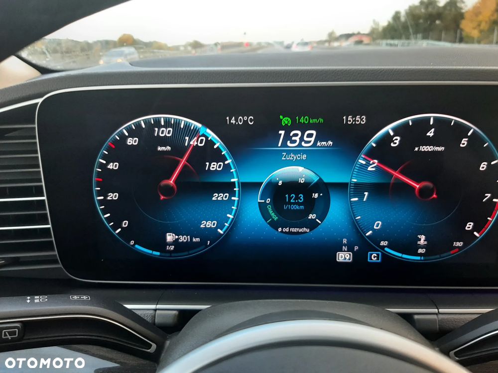 Mercedes-Benz GLE - 25