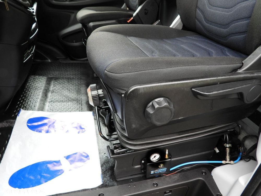 Iveco DAILY 35S18 PLANDEKA 8 PALET WEBASTO TEMPOMAT NAWIGACJA LEDY PNEUMATYKA KLIMATYZACJA  180KM - 28