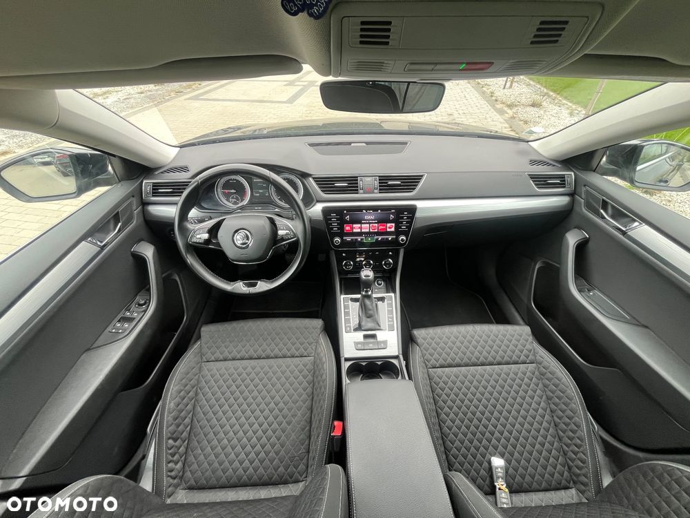 Skoda Superb 2.0 TDI Ambition DSG7 - 17