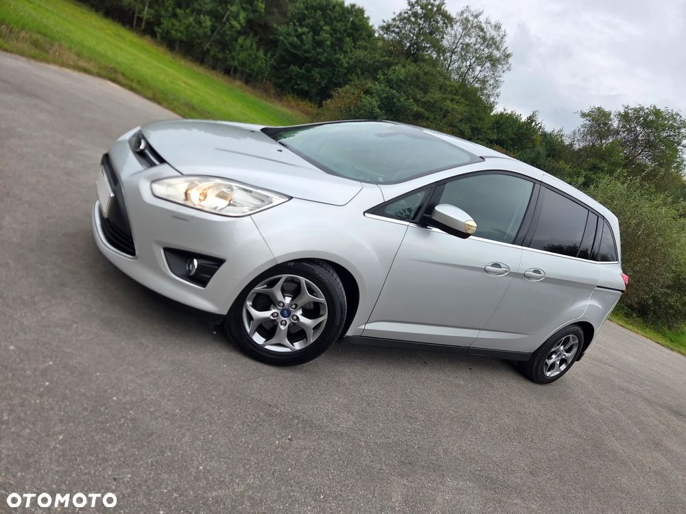 Ford Grand C-MAX - 11