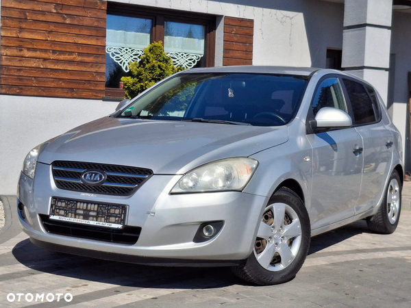 Kia Ceed Cee'd 1.6 Comfort +