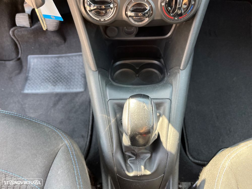 Peugeot 208 1.2 PureTech Signature - 28