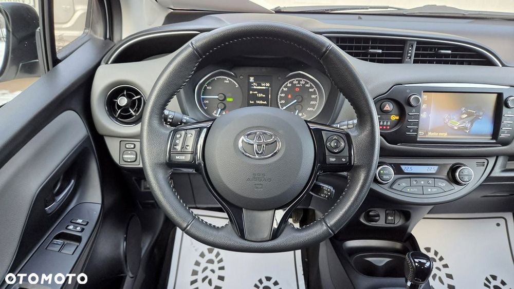 Toyota Yaris Hybrid 100 Premium EU6 - 20