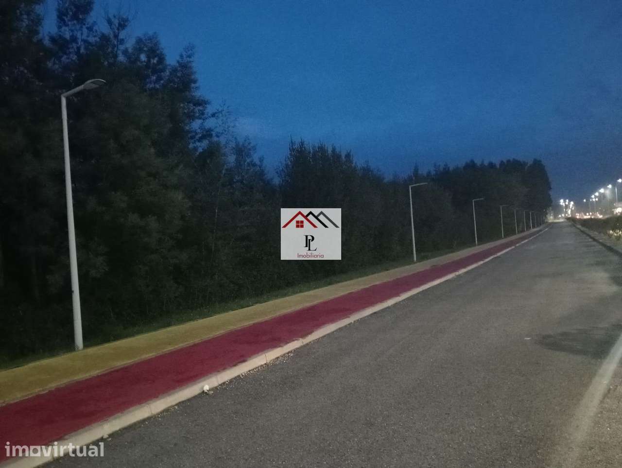 Lote para construção de 26 apartamentos em  V.N Poiares (V951MS) - Grande imagem: 3/4