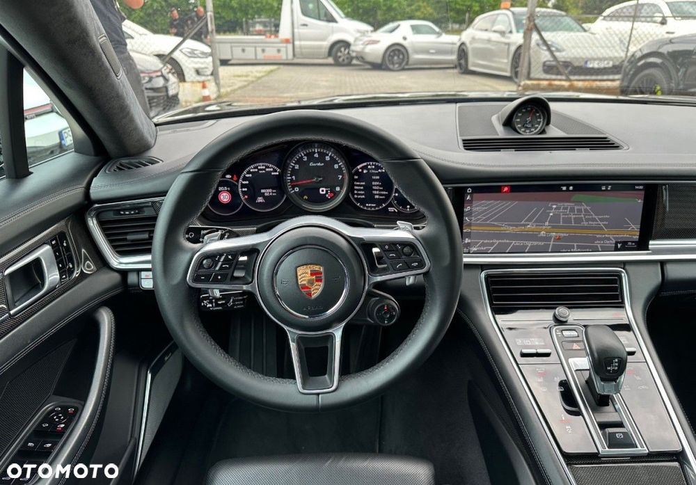 Porsche Panamera - 18