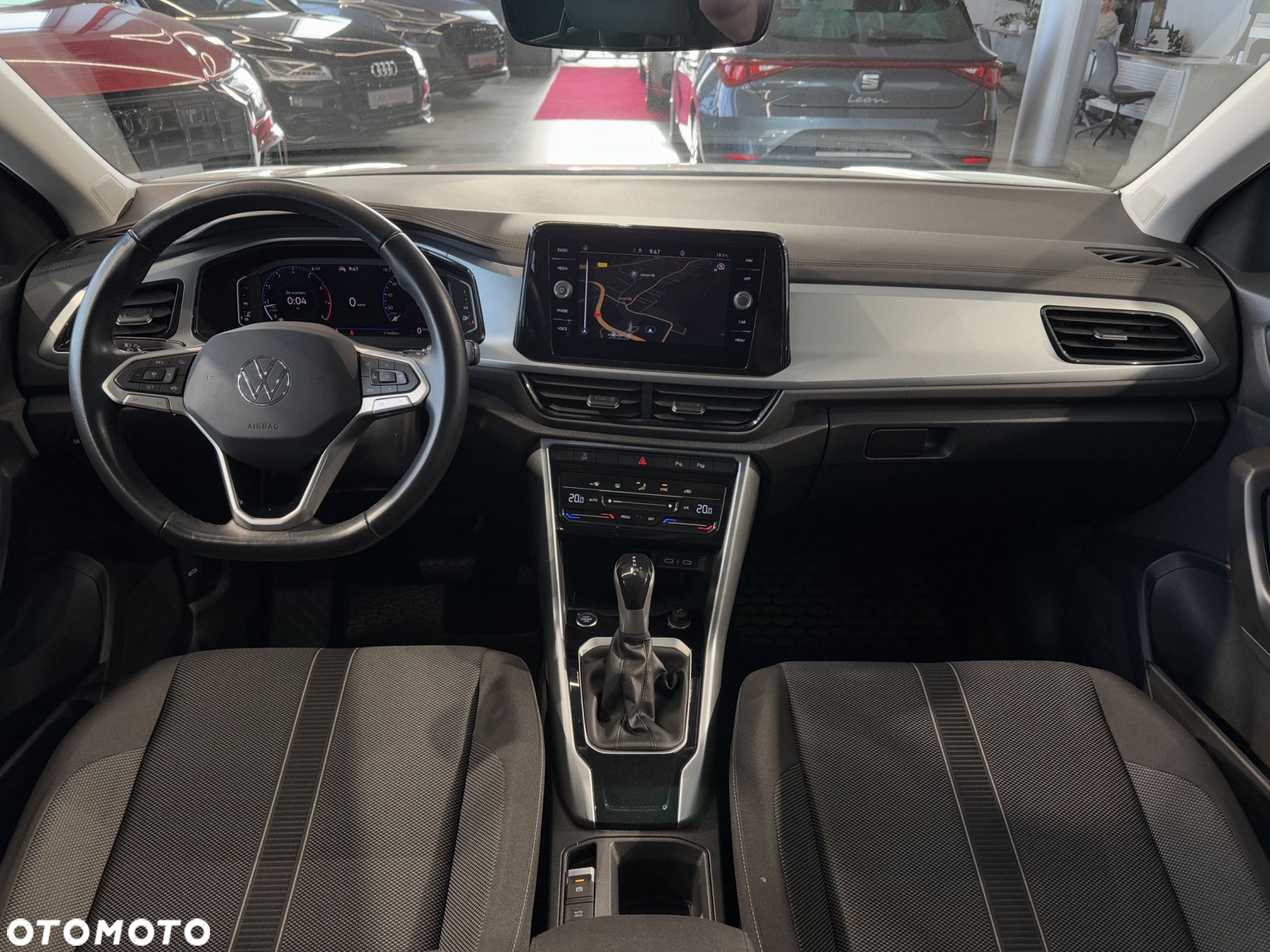 Volkswagen T-Roc - 18