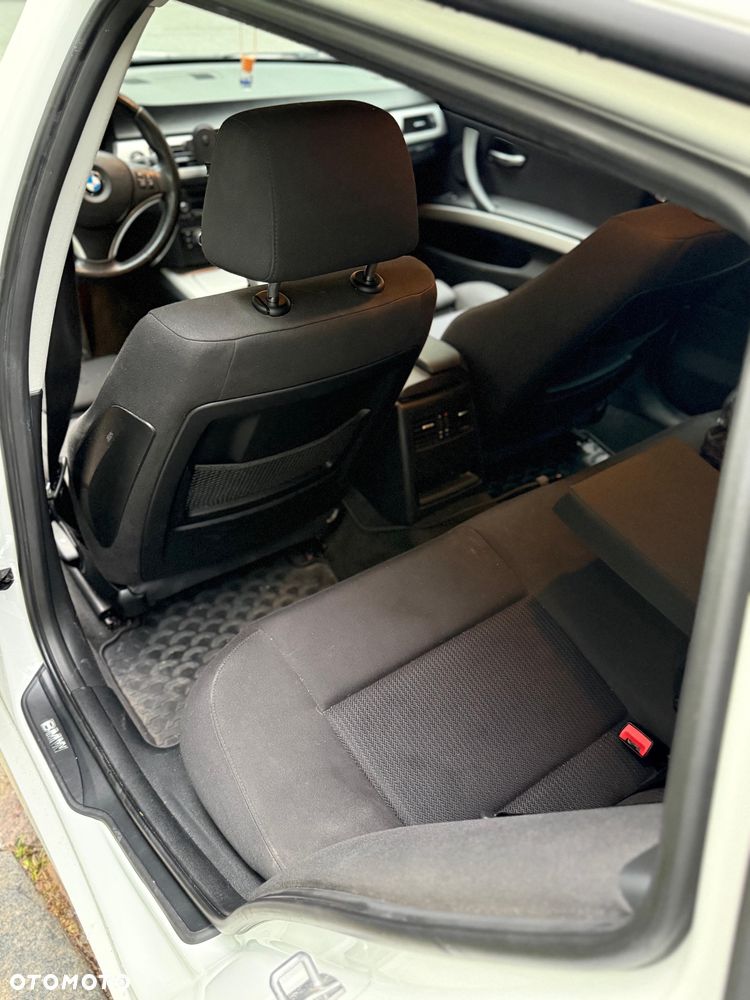 BMW Seria 3 318d - 11