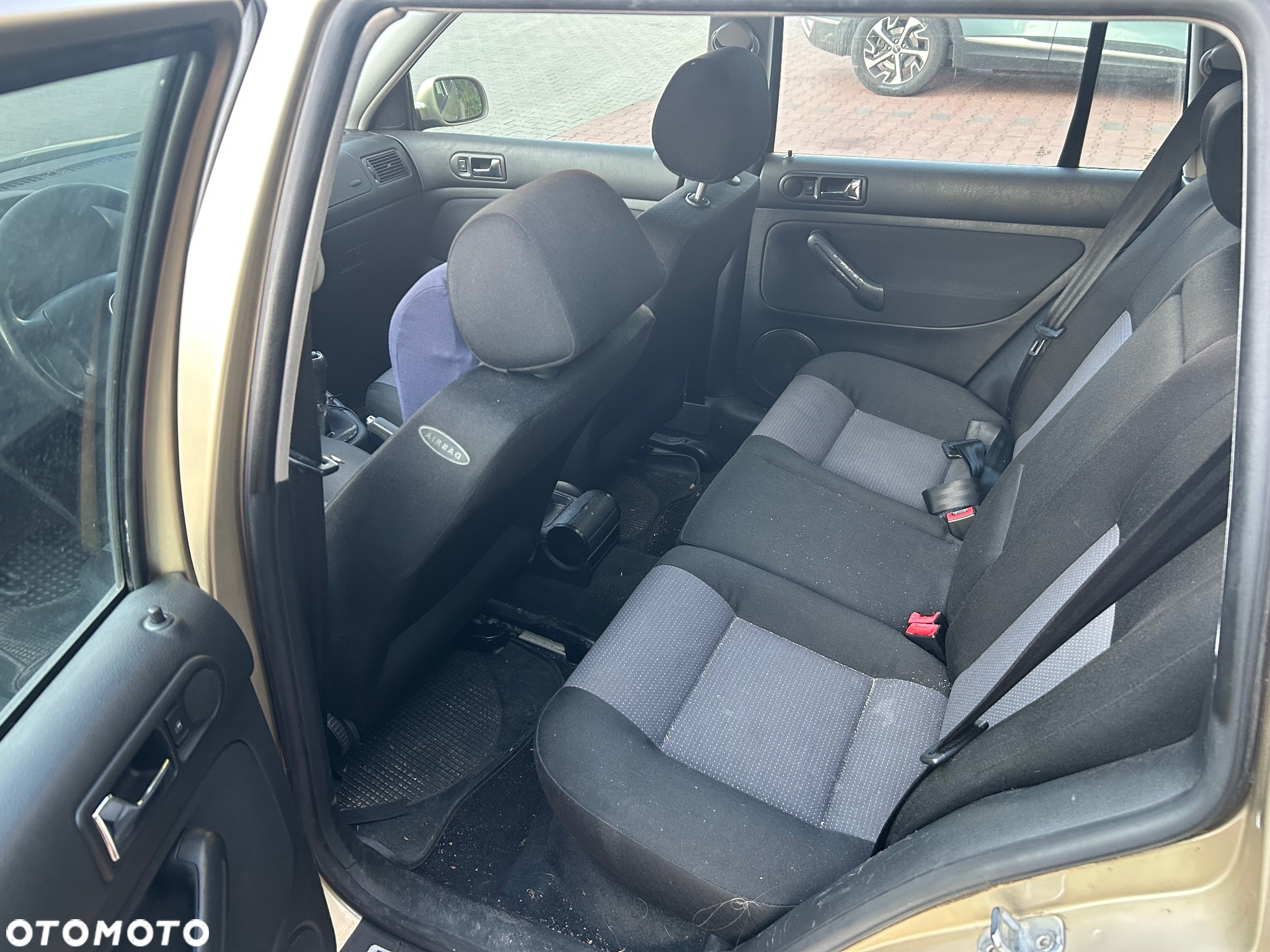 Volkswagen Golf - 6