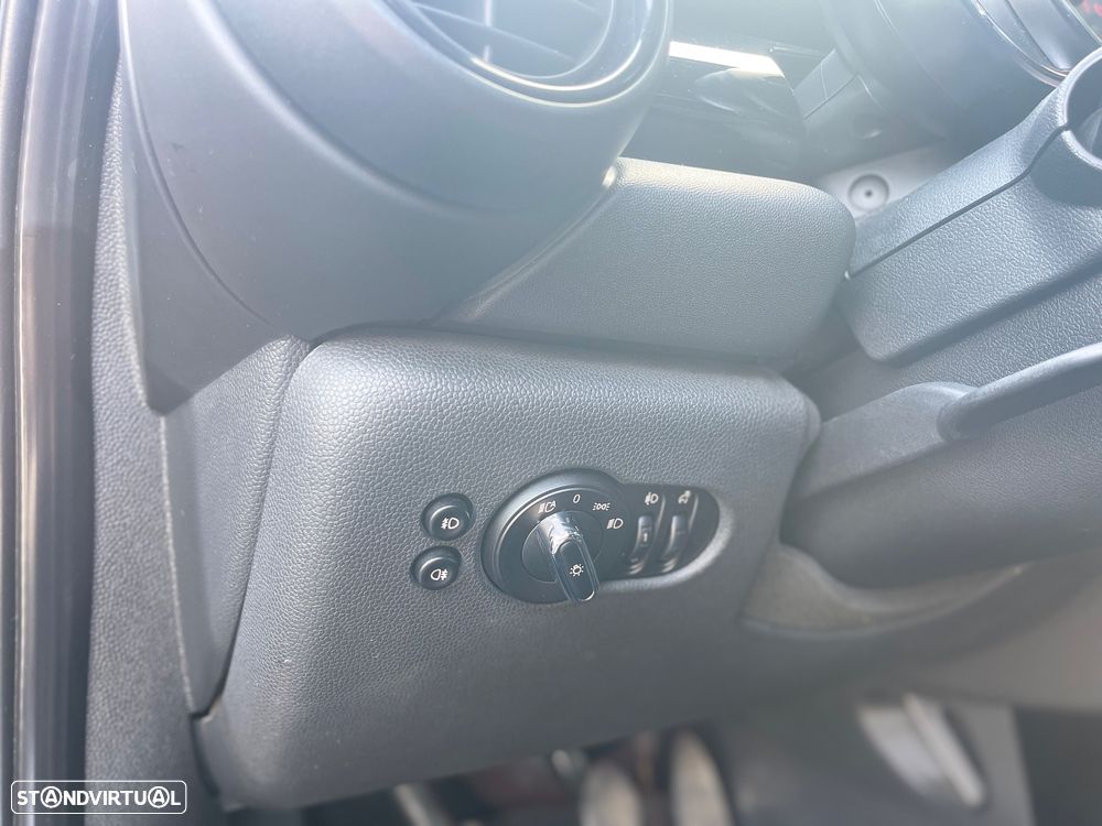 MINI 5 Portas Cooper D - 10