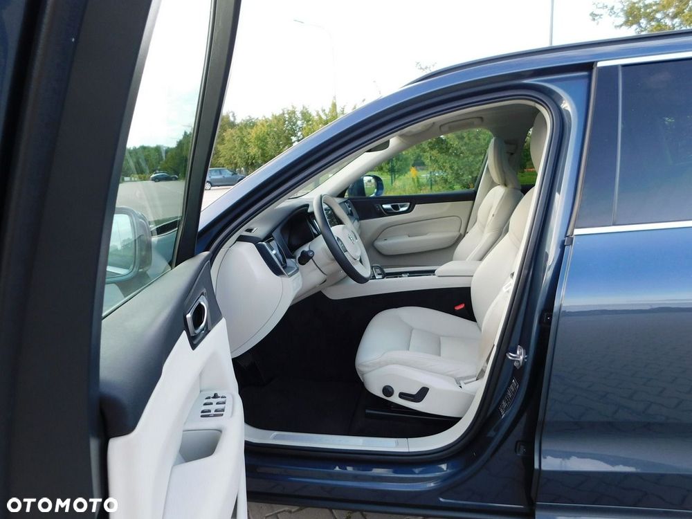 Volvo XC 60 B4 B Geartronic Momentum Pro - 12
