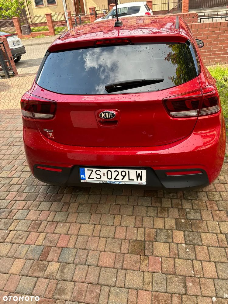 Kia Rio 1.2 L - 8