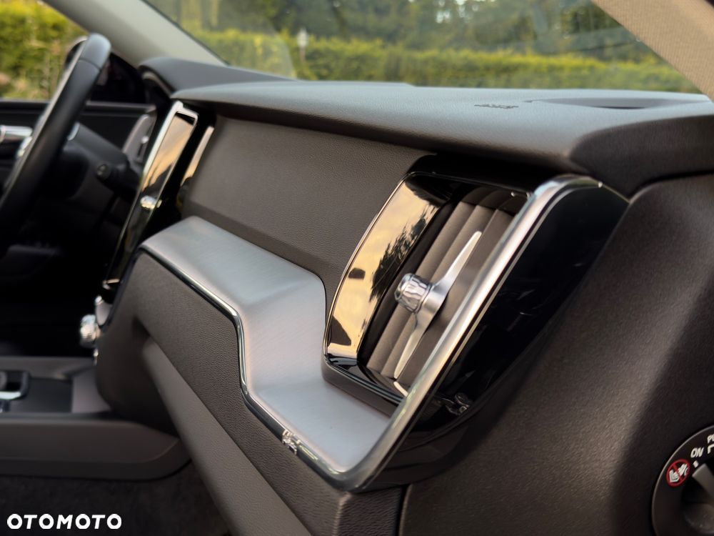 Volvo XC 60 D3 Momentum Pro - 18
