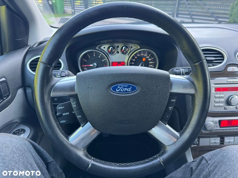 Ford Focus 1.8 Ghia - 15