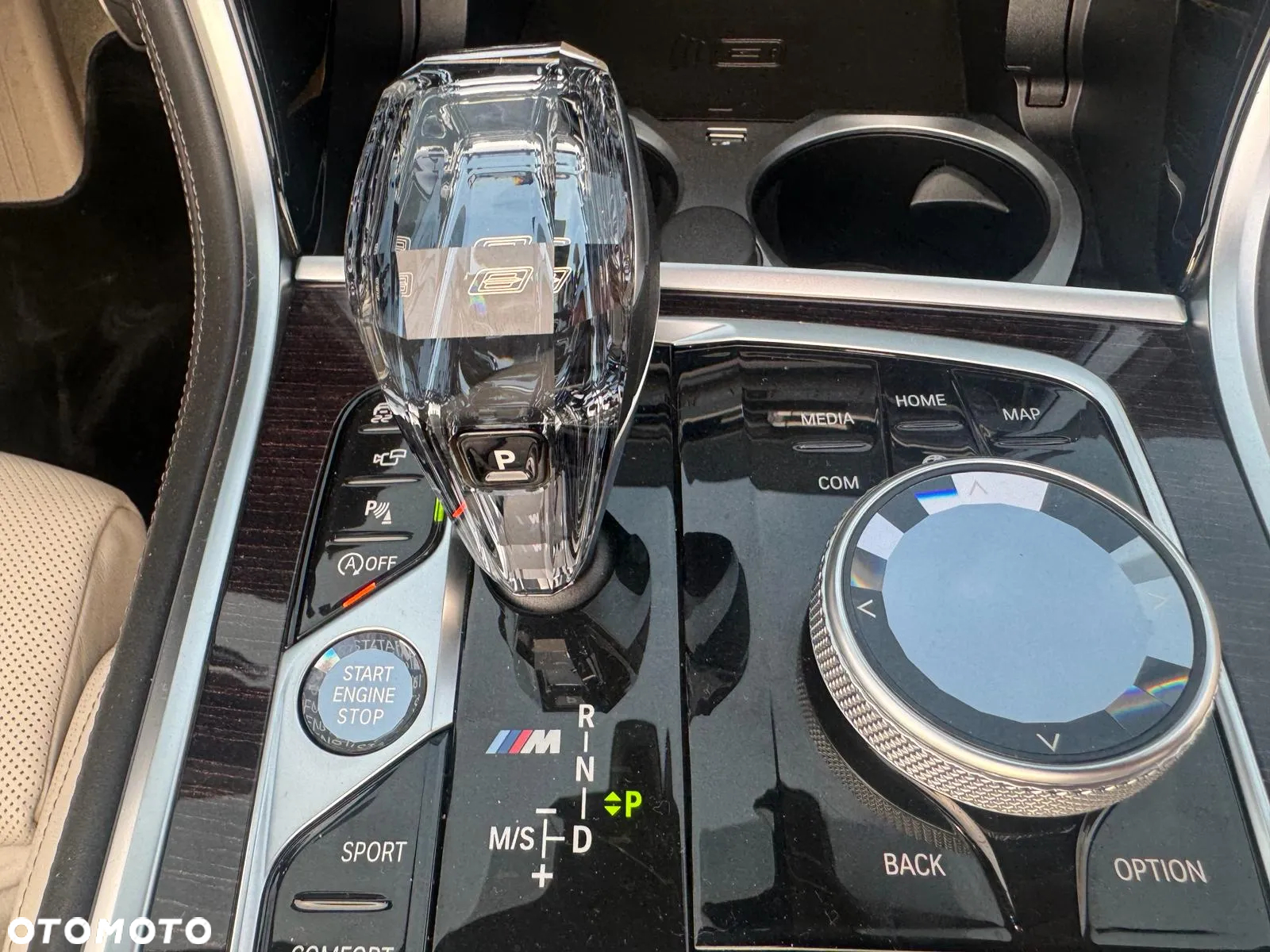 BMW Seria 8 M850i xDrive Cabrio - 25