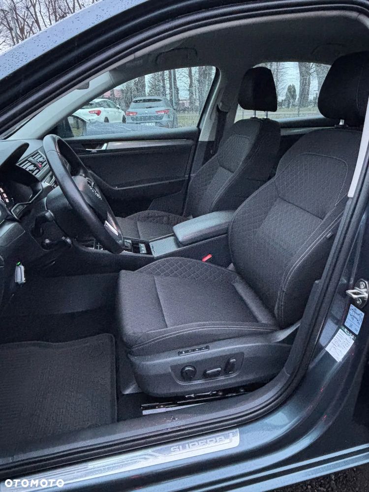 Skoda Superb 2.0 TDI DSG Premium Edition - 12