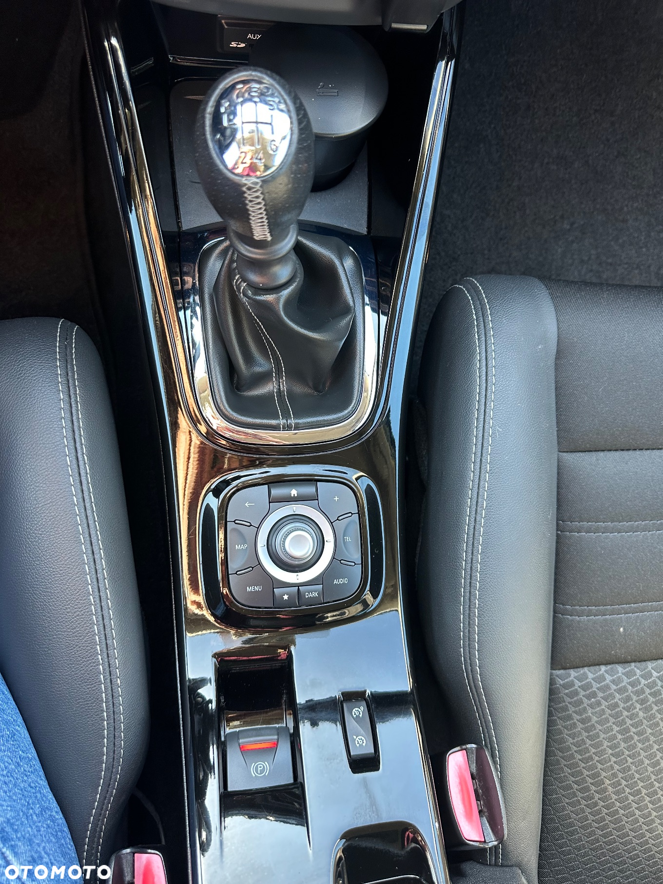 Renault Megane ENERGY TCe 130 BOSE EDITION - 21