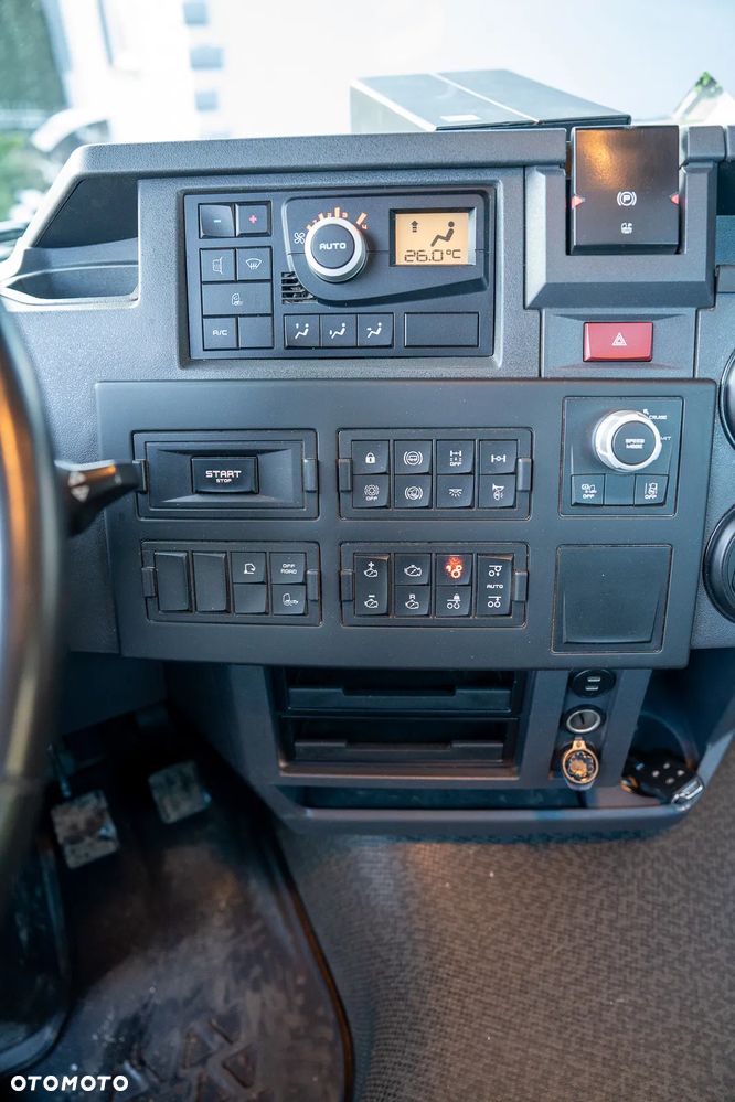 Renault C440 6x2 - 19