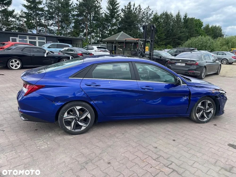Hyundai Elantra - 7