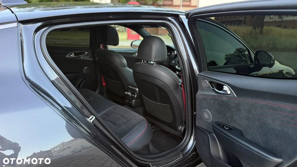 Kia Stinger - 27