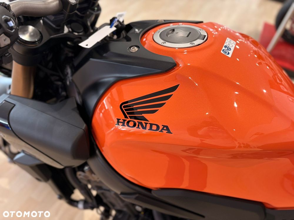 Honda CB - 12