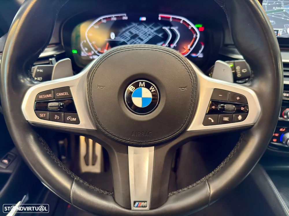 BMW 520 d Pack Desportivo M Auto - 27