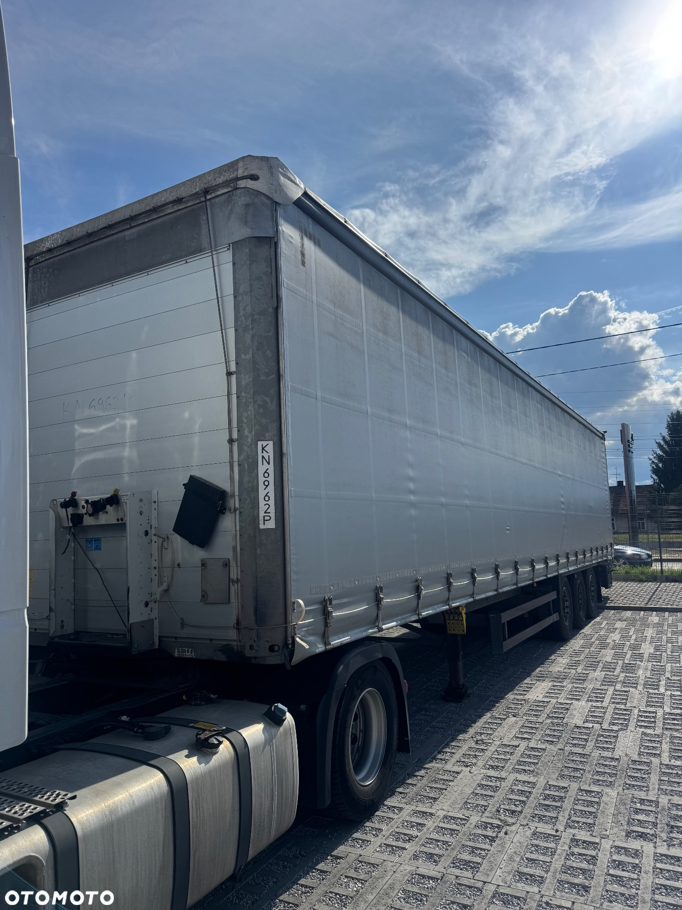 Schmitz Cargobull STANDART OŚ podnoszona sprawna opony 100%  alu deski - 2