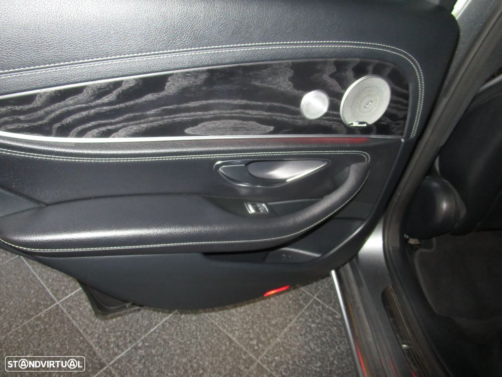 Mercedes-Benz E 220 d 4Matic All-Terrain 9G-TRONIC Exclusive - 17