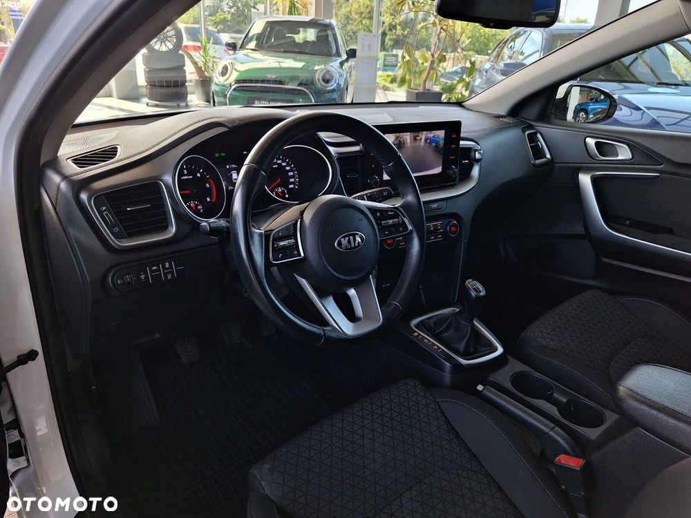 Kia Ceed 1.6 CRDi mHEV M - 19