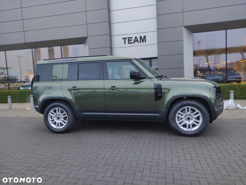 Land Rover Defender - 11