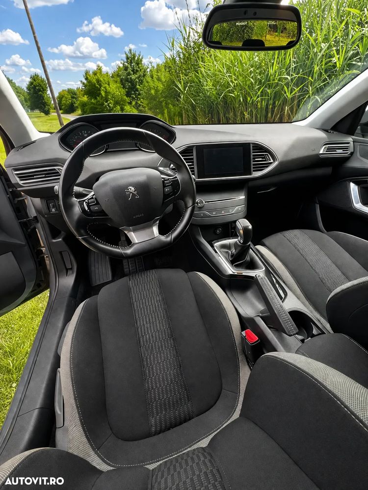 Peugeot 308 1.2 L PureTech Turbo Active - 4