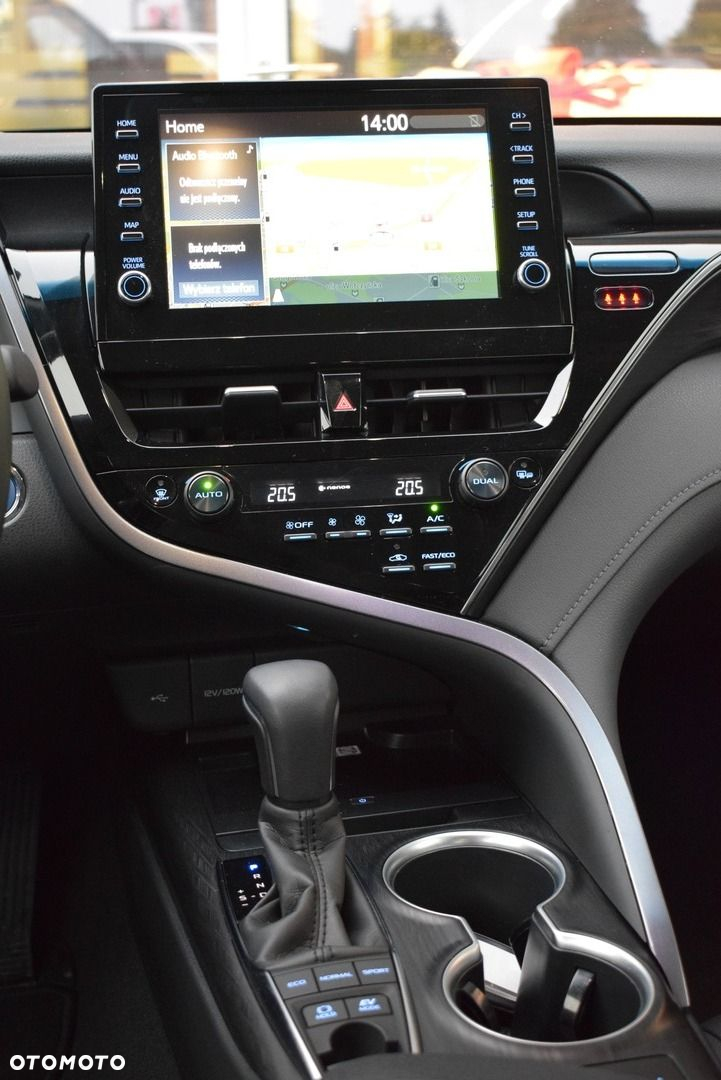 Toyota Camry - 18
