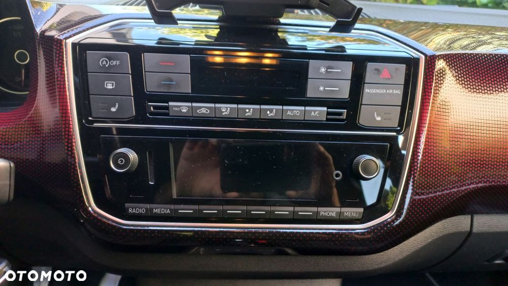 Volkswagen up! GTI - 13