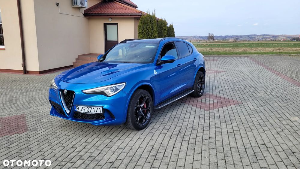 Alfa Romeo Stelvio V6 2.9 Bi-Turbo AT8-Q4 Quadrifoglio - 4