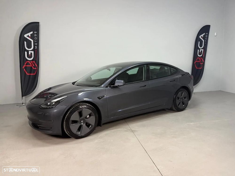 Tesla Model 3 - 1