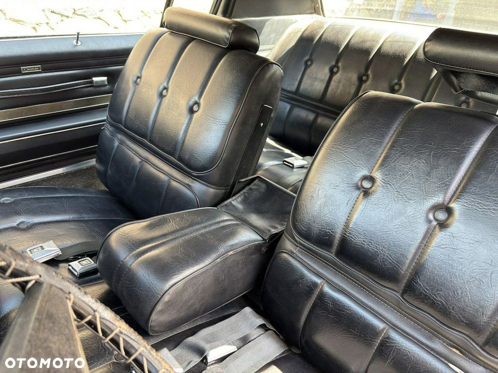 Oldsmobile Toronado - 25