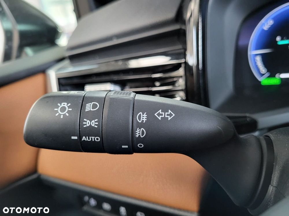 Toyota Camry - 35